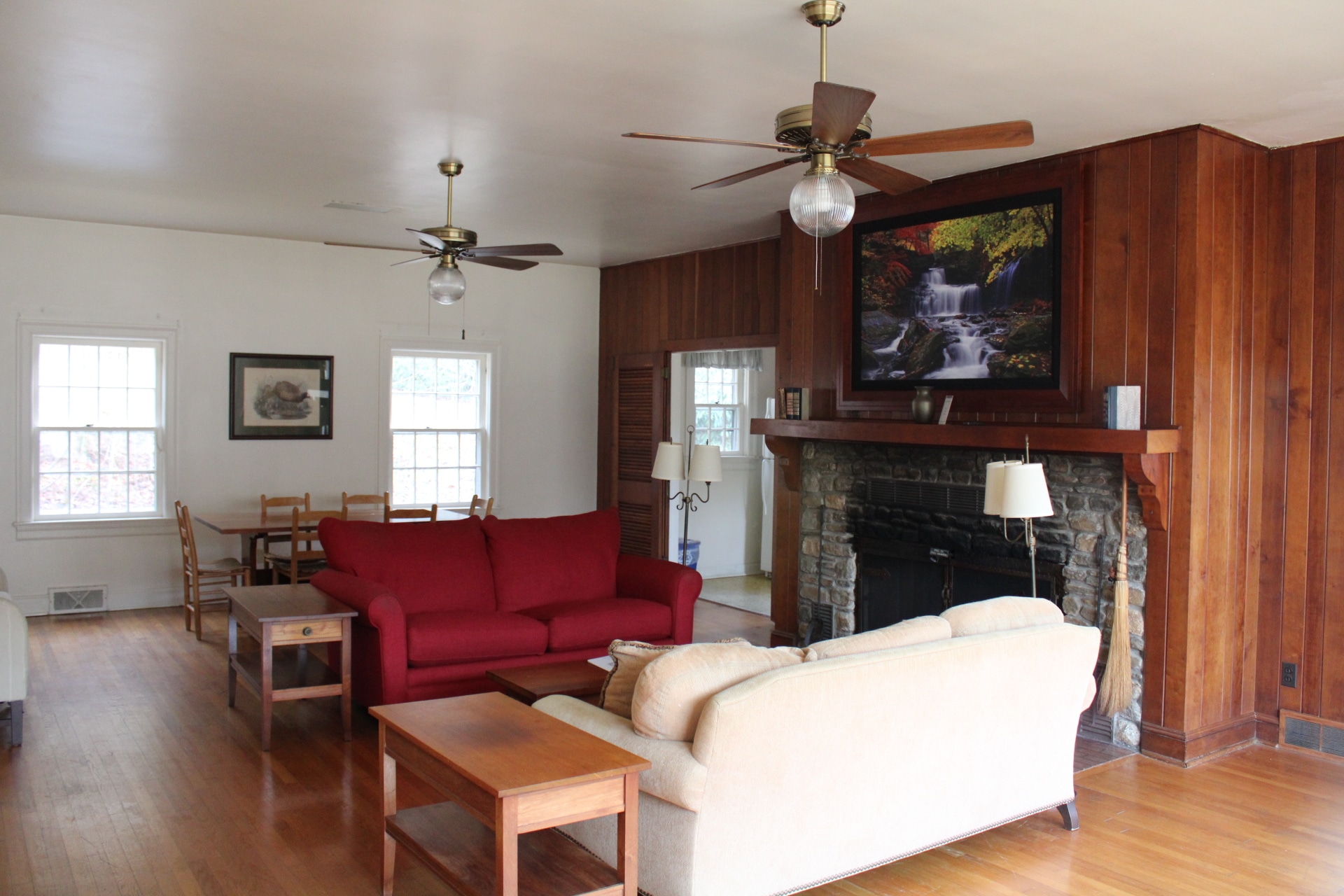 Hemlock Cabin living room